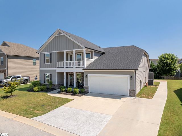 404 Cattail Hollow Way, Simpsonville, SC 29680