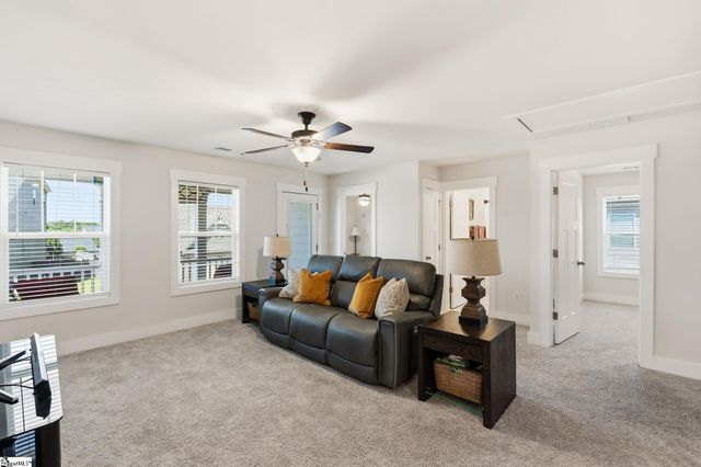 404 Cattail Hollow Way, Simpsonville, SC 29680
