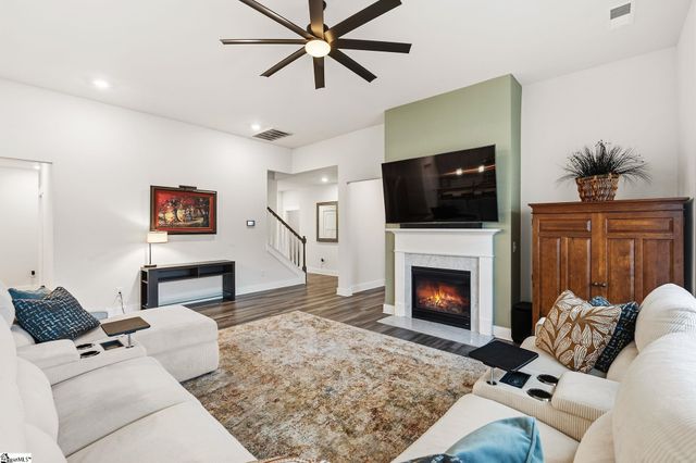 404 Cattail Hollow Way, Simpsonville, SC 29680