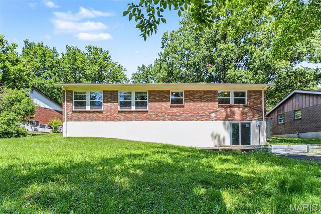 11433 Tobaggon Trail, Florissant, MO 63033