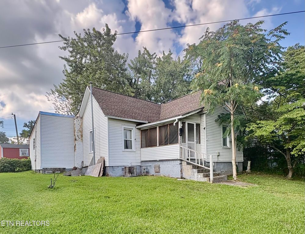 2101 Lawson Ave, Knoxville, TN 37917