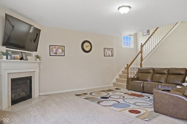 7895 Blue Jay Way, Zionsville, IN 46077