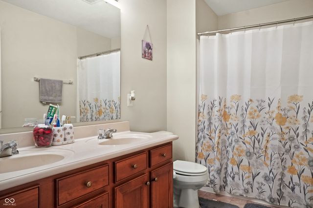 7895 Blue Jay Way, Zionsville, IN 46077