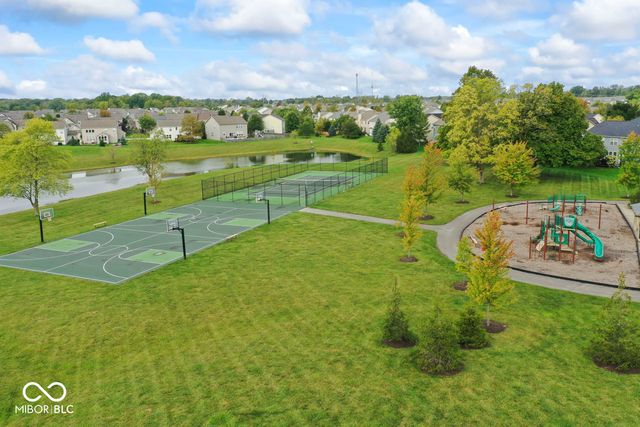7895 Blue Jay Way, Zionsville, IN 46077