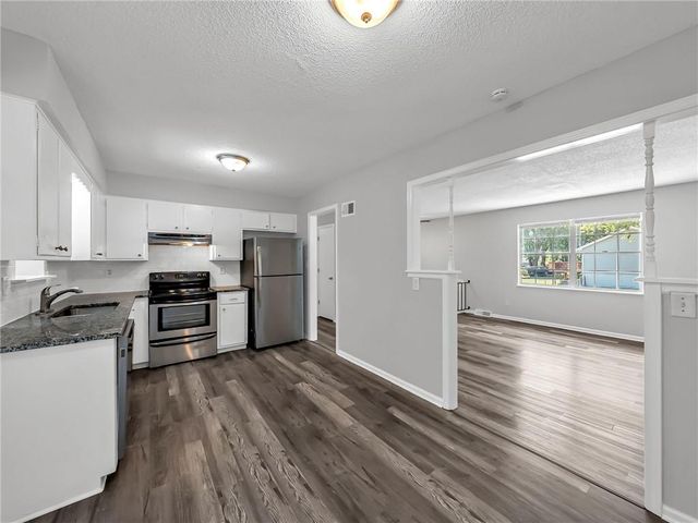 1400 SW Speas Drive, Blue Springs, MO 64014