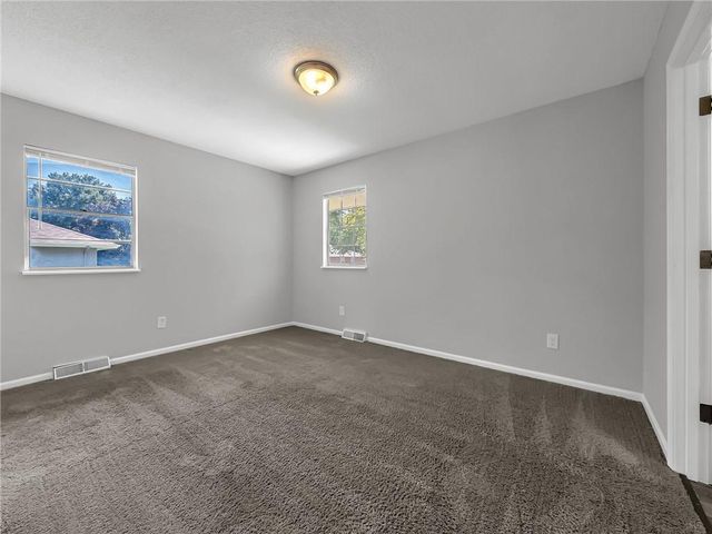 1400 SW Speas Drive, Blue Springs, MO 64014