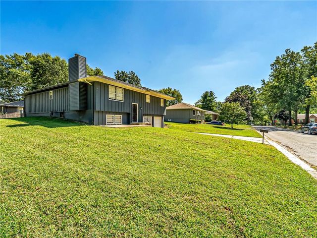 1400 SW Speas Drive, Blue Springs, MO 64014