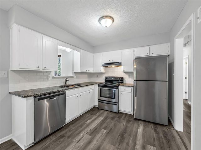 1400 SW Speas Drive, Blue Springs, MO 64014
