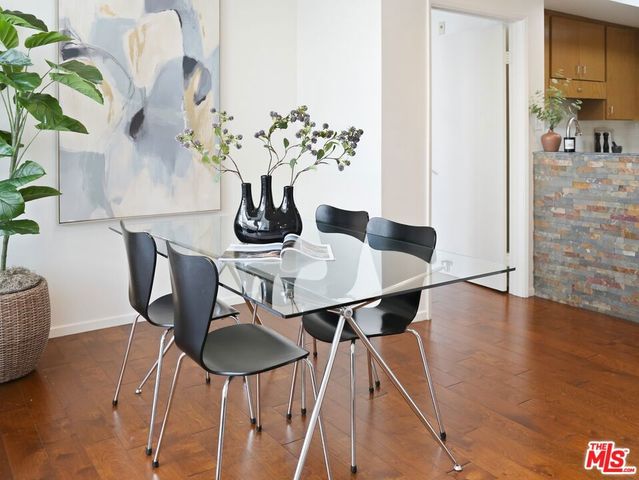 4236 Longridge Avenue 203, Los Angeles, CA 91604