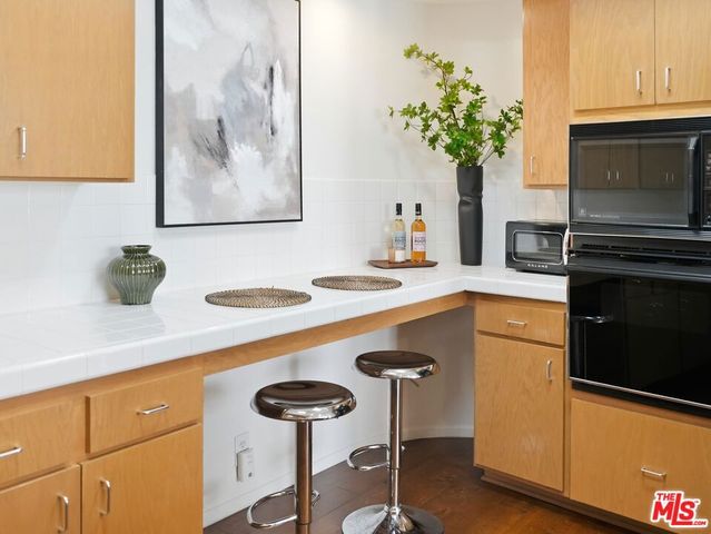 4236 Longridge Avenue 203, Los Angeles, CA 91604