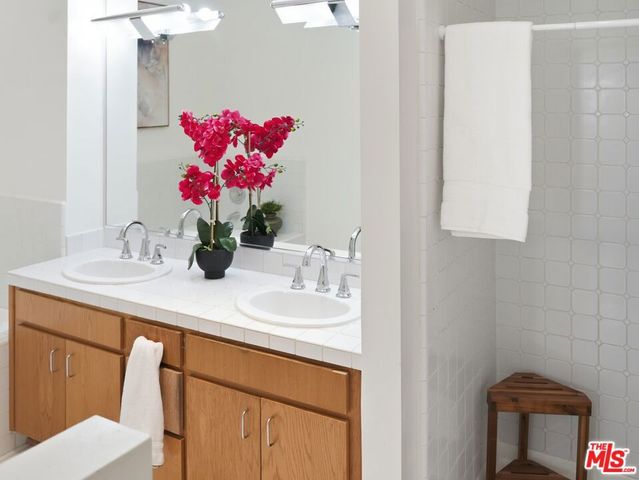 4236 Longridge Avenue 203, Los Angeles, CA 91604