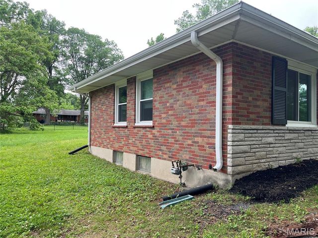 1739 June Drive, St Louis, MO 63138