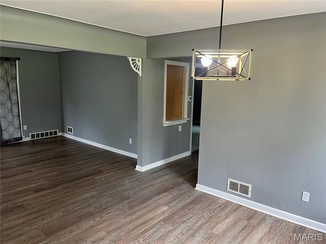 1739 June Drive, St Louis, MO 63138