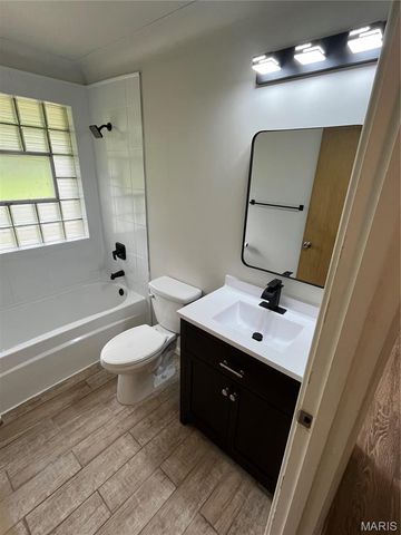 1739 June Drive, St Louis, MO 63138