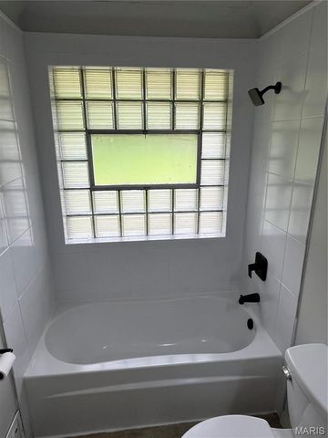 1739 June Drive, St Louis, MO 63138