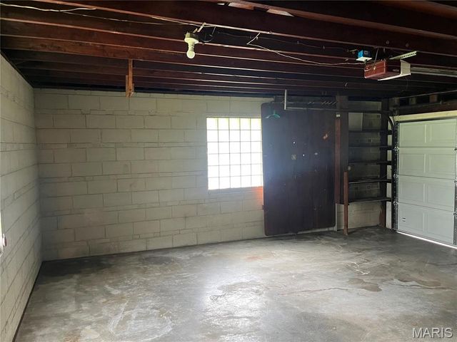 1739 June Drive, St Louis, MO 63138