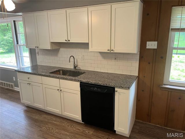 1739 June Drive, St Louis, MO 63138