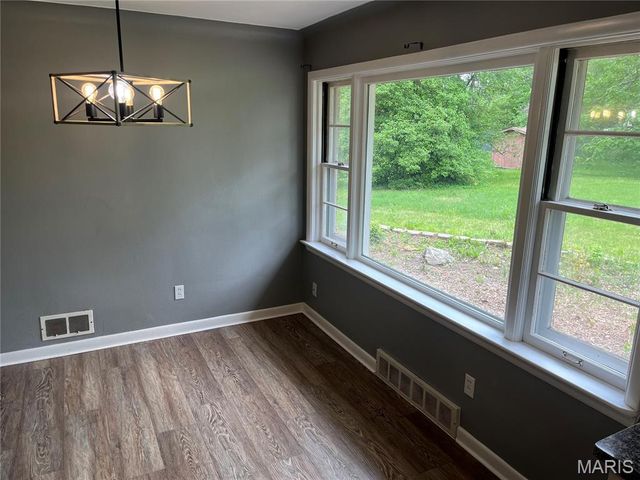 1739 June Drive, St Louis, MO 63138