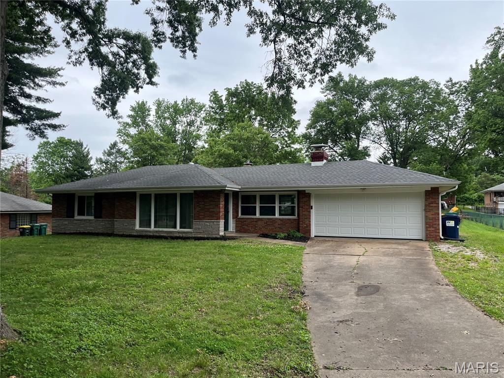 1739 June Drive, St Louis, MO 63138