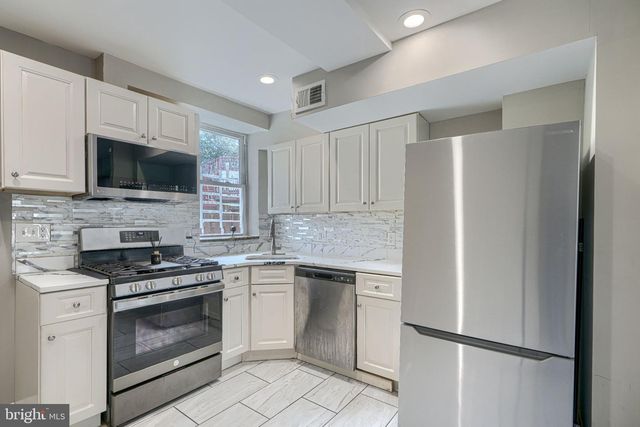 1204 W CROSS ST W, Baltimore, MD 21230