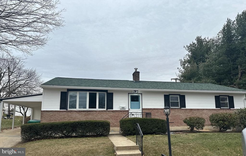 516 ROXBURY DR, Harrisburg, PA 17112