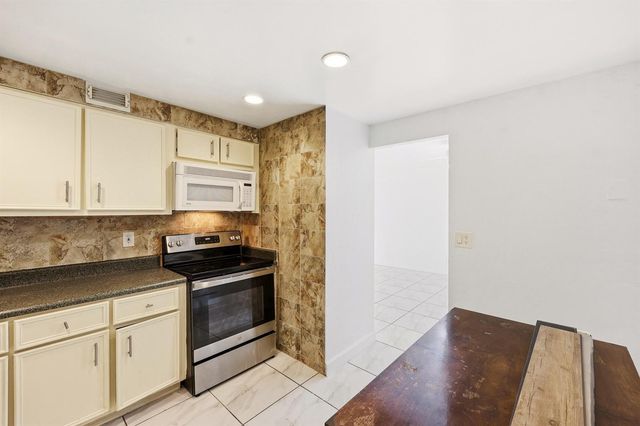 401 Golden Isles Drive 602, Hallandale Beach, FL 33009