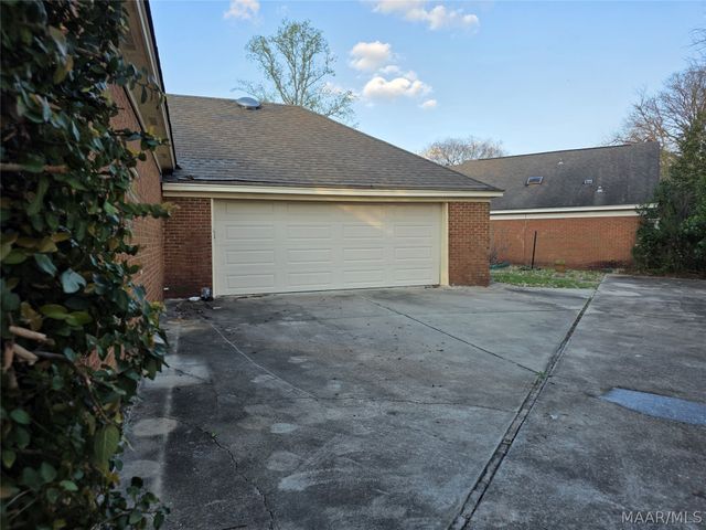 1524 Charleton Drive, Montgomery, AL 36106