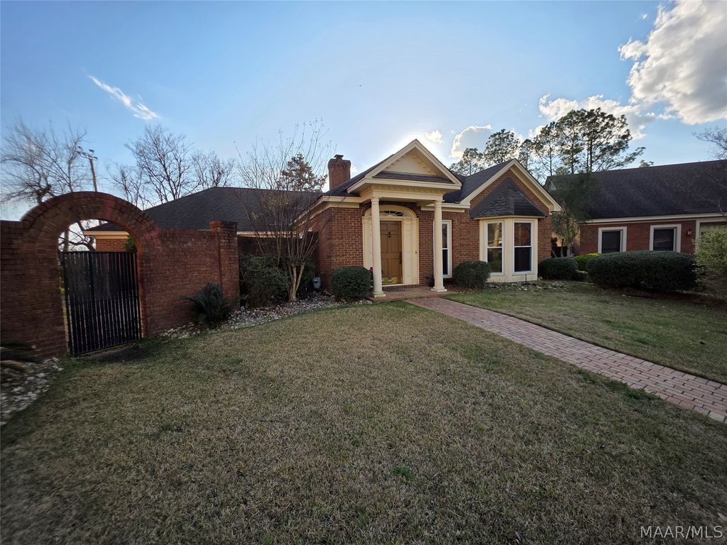1524 Charleton Drive, Montgomery, AL 36106