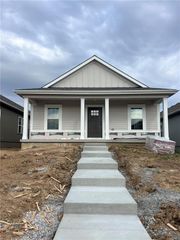 1600 Cottonwood Creek Avenue 2, Kearney, MO 64060
