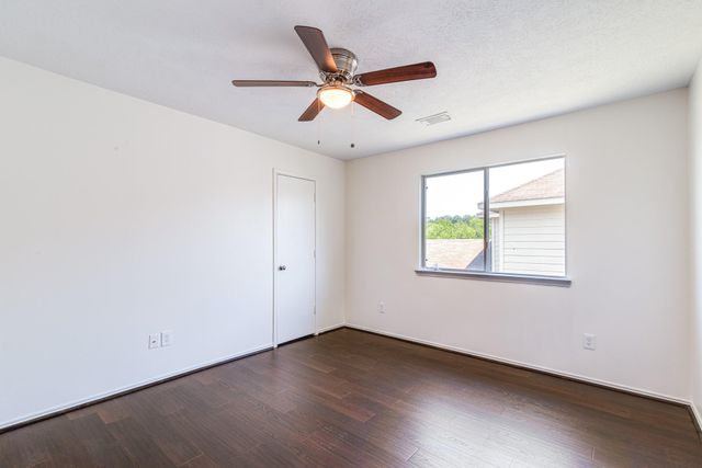7215 Autumn Day Court, Magnolia, TX 77354