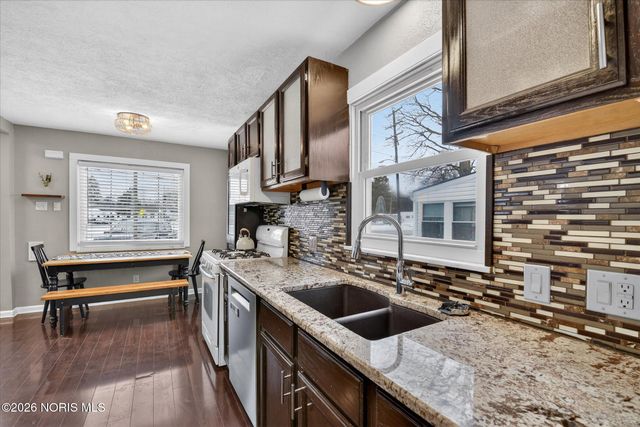 4347 S Detroit Avenue, Toledo, OH 43614