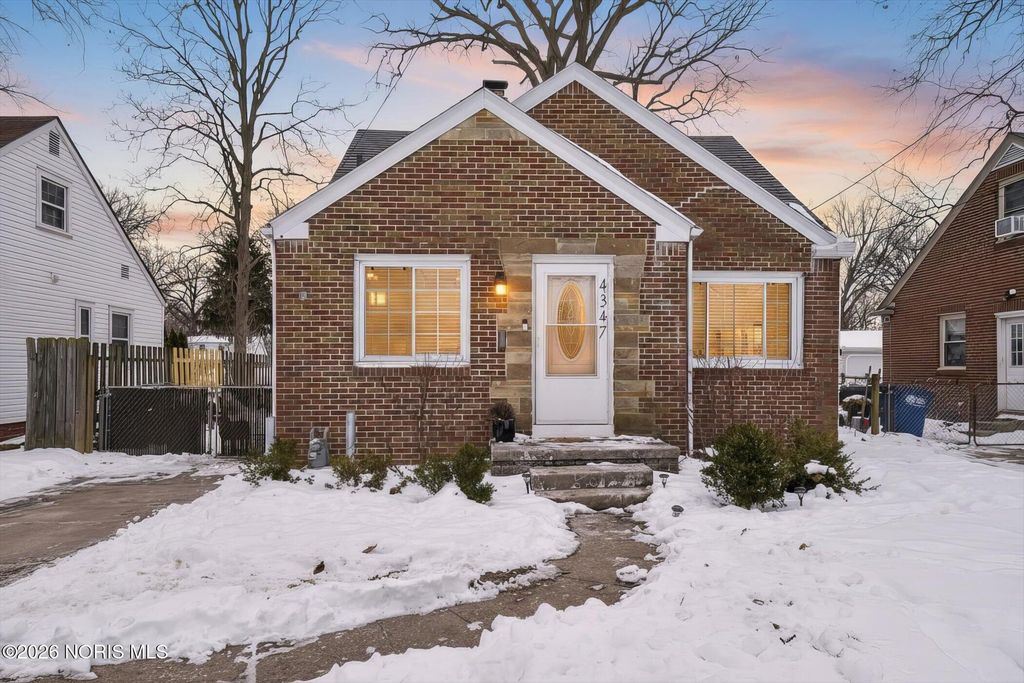 4347 S Detroit Avenue, Toledo, OH 43614