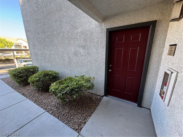 950 Seven Hills Drive 217, Henderson, NV 89052