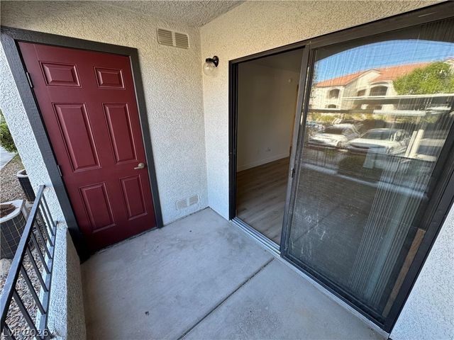 950 Seven Hills Drive 217, Henderson, NV 89052