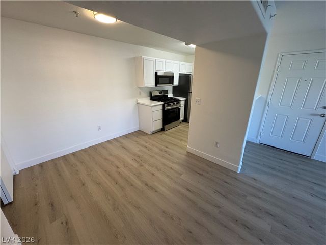 950 Seven Hills Drive 217, Henderson, NV 89052