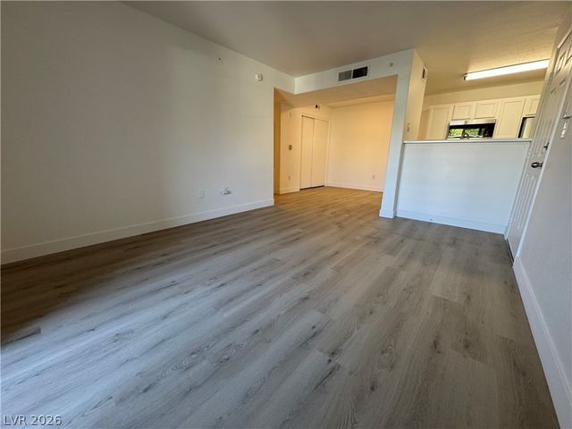 950 Seven Hills Drive 217, Henderson, NV 89052