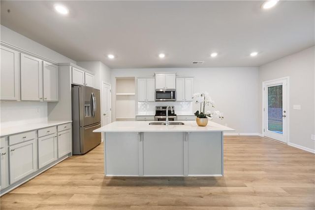 116 Cabin Way, Hampton, GA 30228