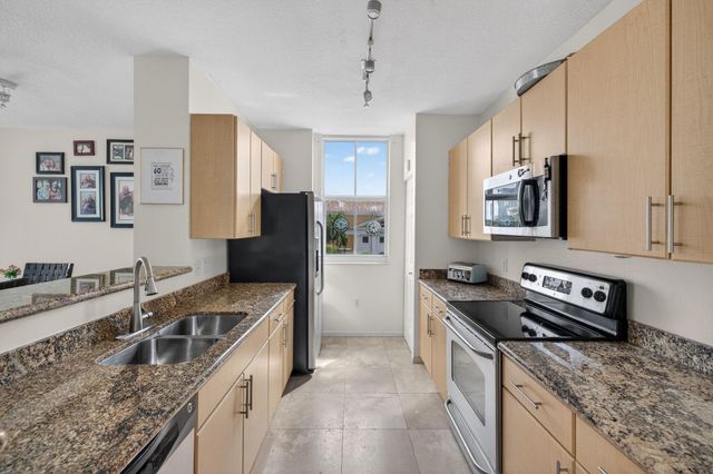 2421 NE 65th Street 415, Fort Lauderdale, FL 33308