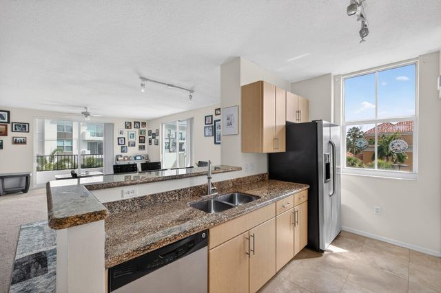 2421 NE 65th Street 415, Fort Lauderdale, FL 33308