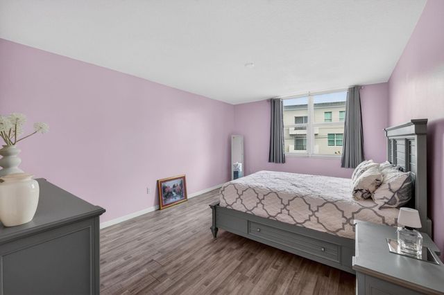 2421 NE 65th Street 415, Fort Lauderdale, FL 33308