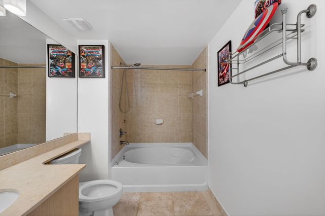 2421 NE 65th Street 415, Fort Lauderdale, FL 33308