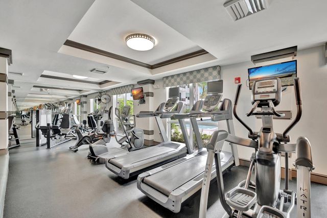 2421 NE 65th Street 415, Fort Lauderdale, FL 33308