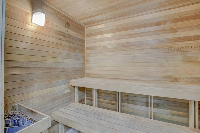 2421 NE 65th Street 415, Fort Lauderdale, FL 33308