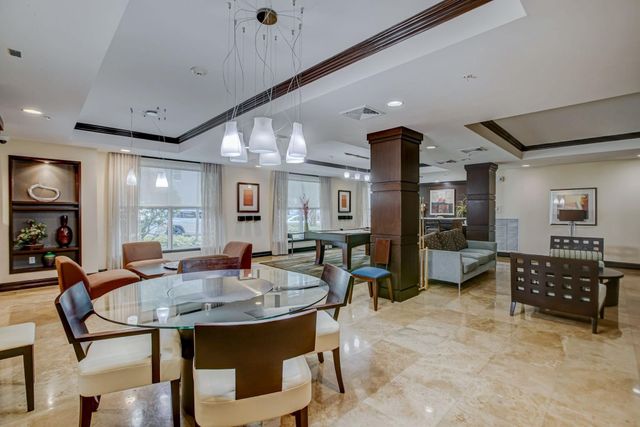 2421 NE 65th Street 415, Fort Lauderdale, FL 33308