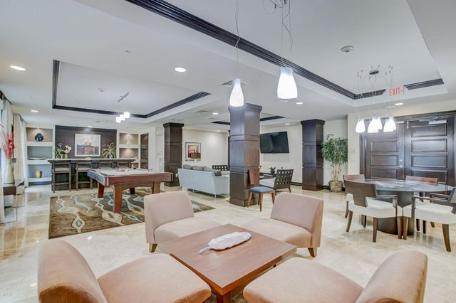 2421 NE 65th Street 415, Fort Lauderdale, FL 33308