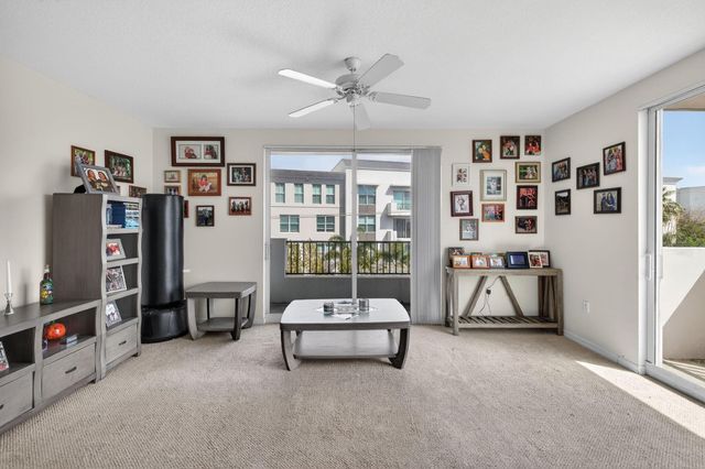 2421 NE 65th Street 415, Fort Lauderdale, FL 33308