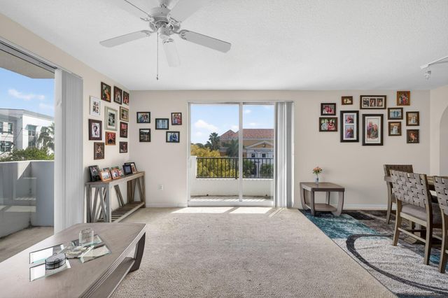 2421 NE 65th Street 415, Fort Lauderdale, FL 33308