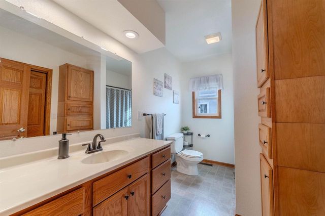 1112 DOVE STREET, Oshkosh, WI 54902