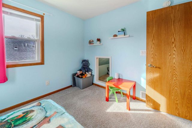 1112 DOVE STREET, Oshkosh, WI 54902