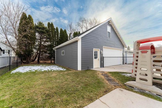 1112 DOVE STREET, Oshkosh, WI 54902